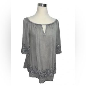 Women’s Solitaire Size S Embroidered Blouse